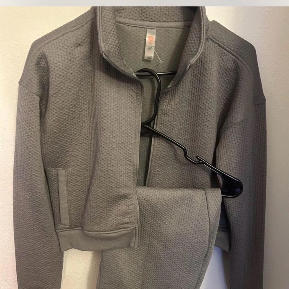 Mono B Women's Gray Sweat Set